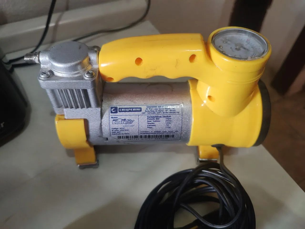 Compressor de Ar Portátil - Ideal para Carros e Bicicletas - Foto 4