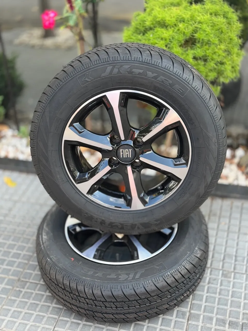 Jogo de Rodas Fiat Aro 14 com Pneus JK TYRE