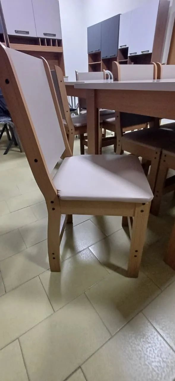 Mesa em MDF com 4 ou 6 cadeiras  - Foto 3