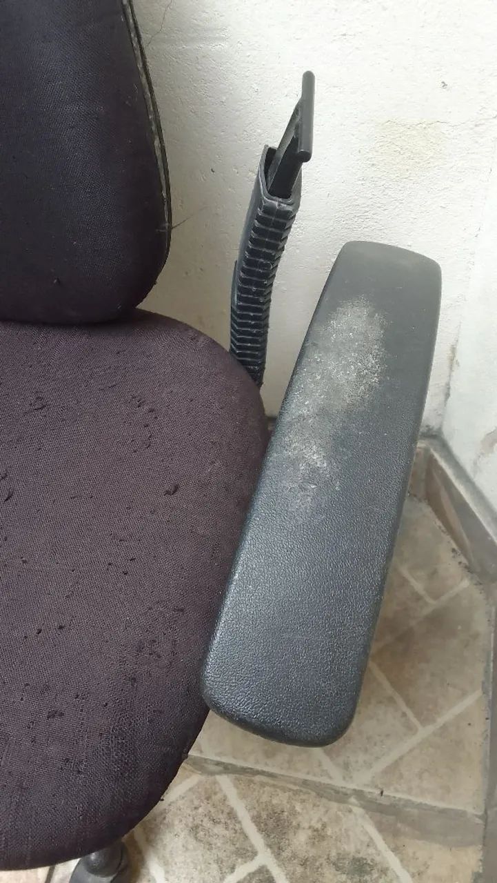 Cadeira de Escritório com defeito - Foto 3