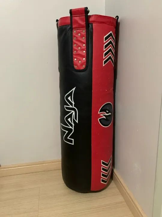 Saco de Pancada Naja - Vermelho e Preto