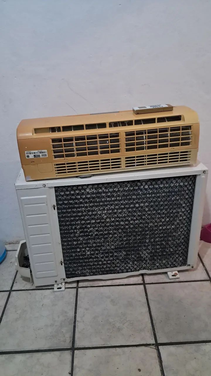 Ar Condicionado Electrolux com Defeito - 7.000 BTUs - Foto 2