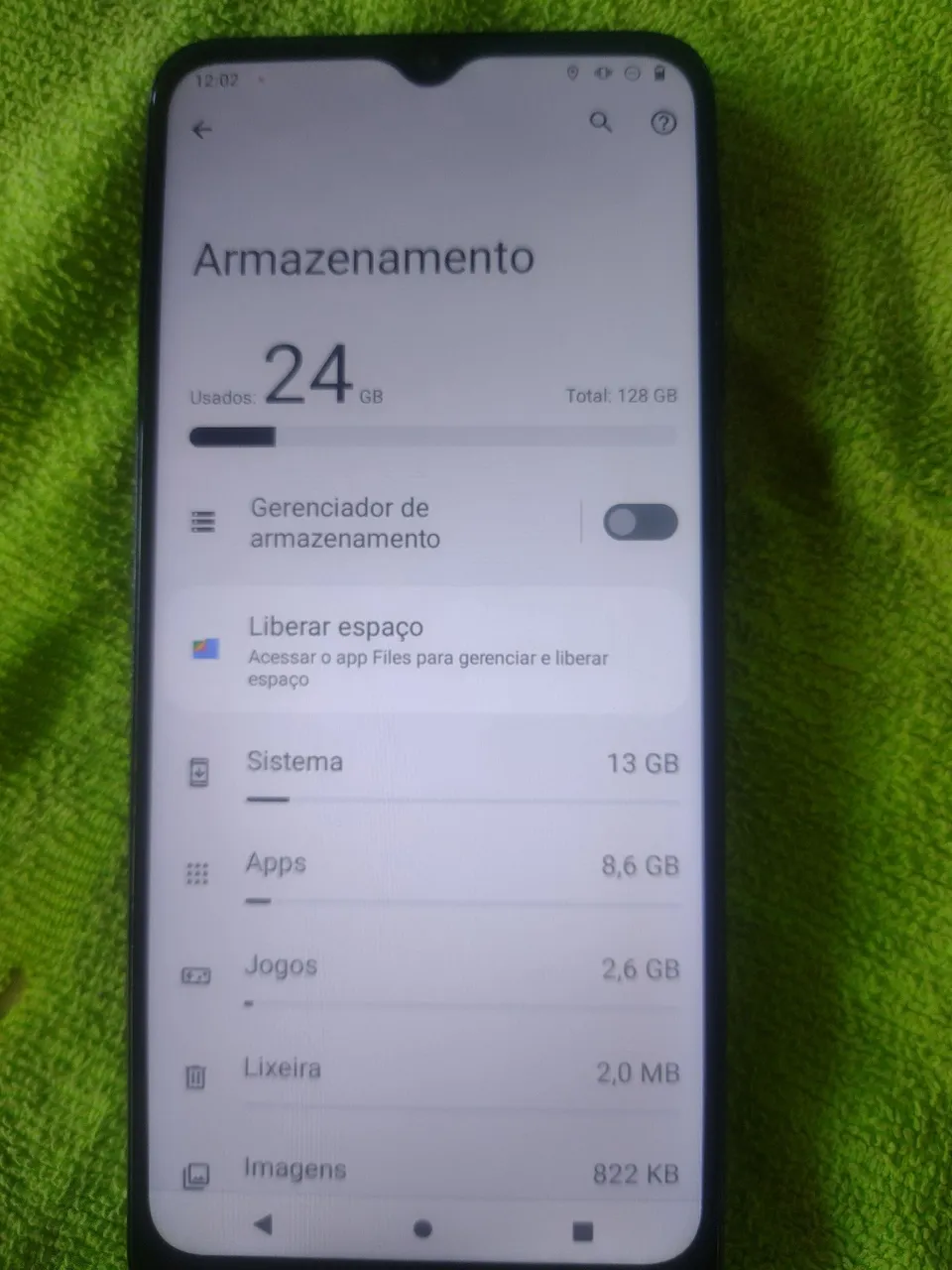 Vendo celular moto E 22 perfeito sem trincado