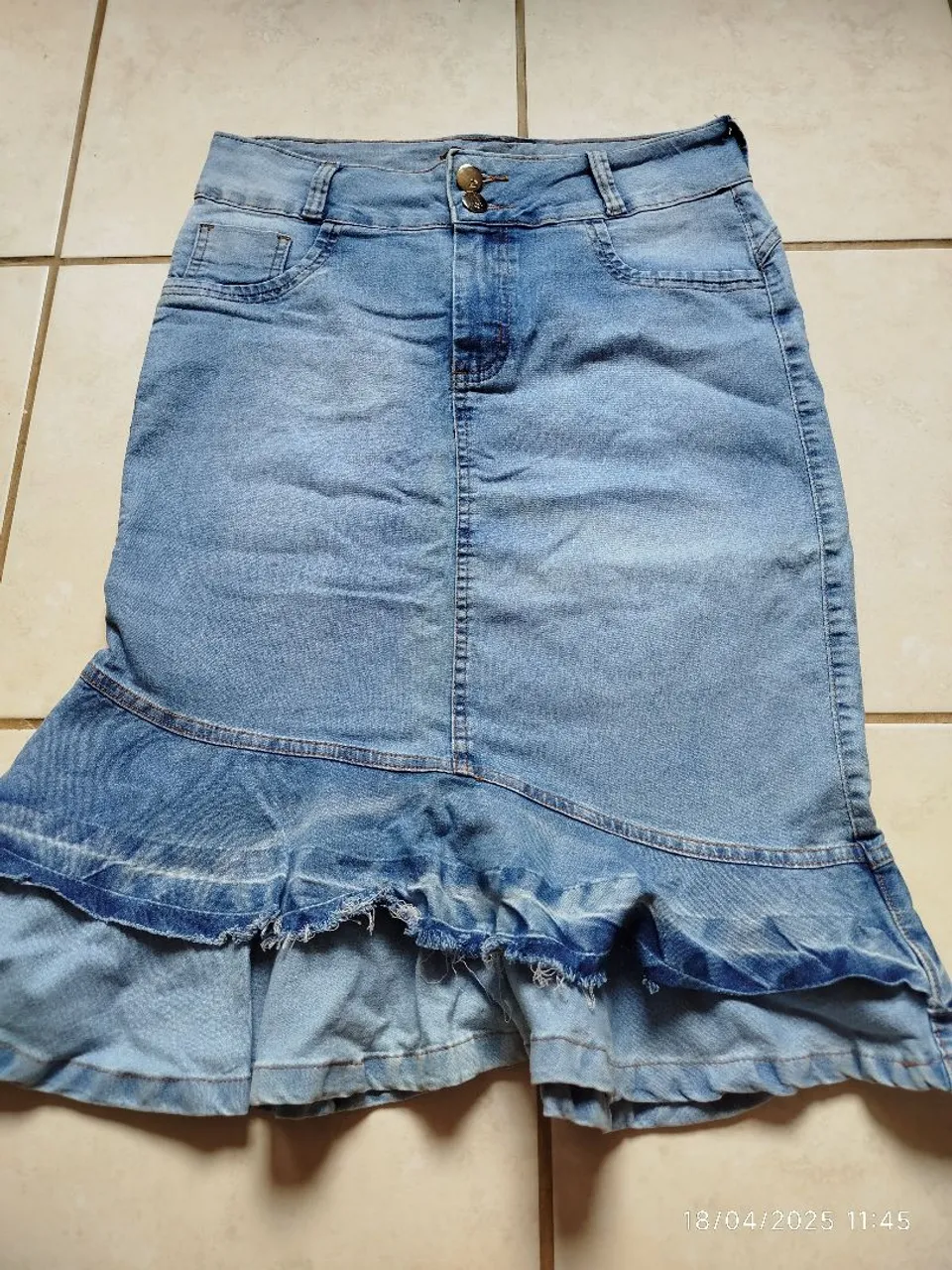 Saia Jeans com Babado e outras peças