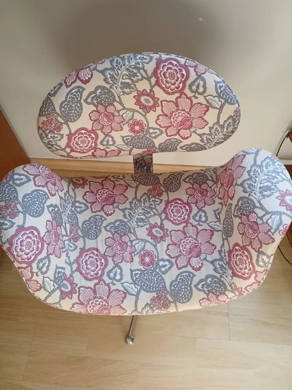 Poltrona Giratória Floral