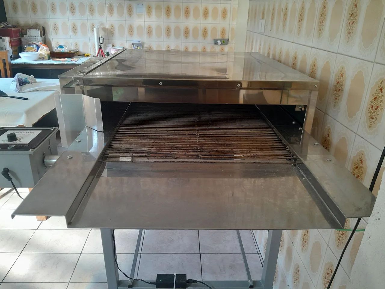 Forno de esteira marca Gran Ceres na garantia. Pouco uso com mesa  - Foto 3