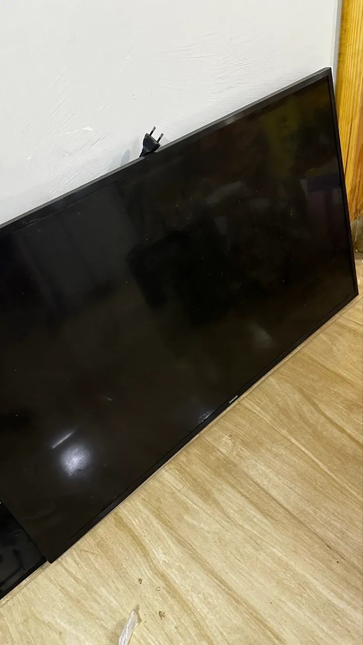 TV SAMSUNG 50 polegadas - Detalhe simples na tela  - Foto 2