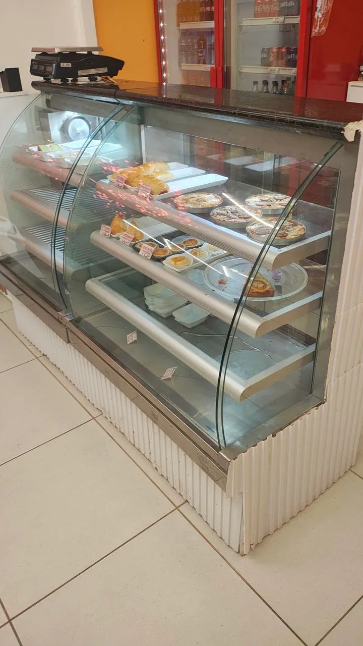 Balcão expositor refrigerado e seco para comércio