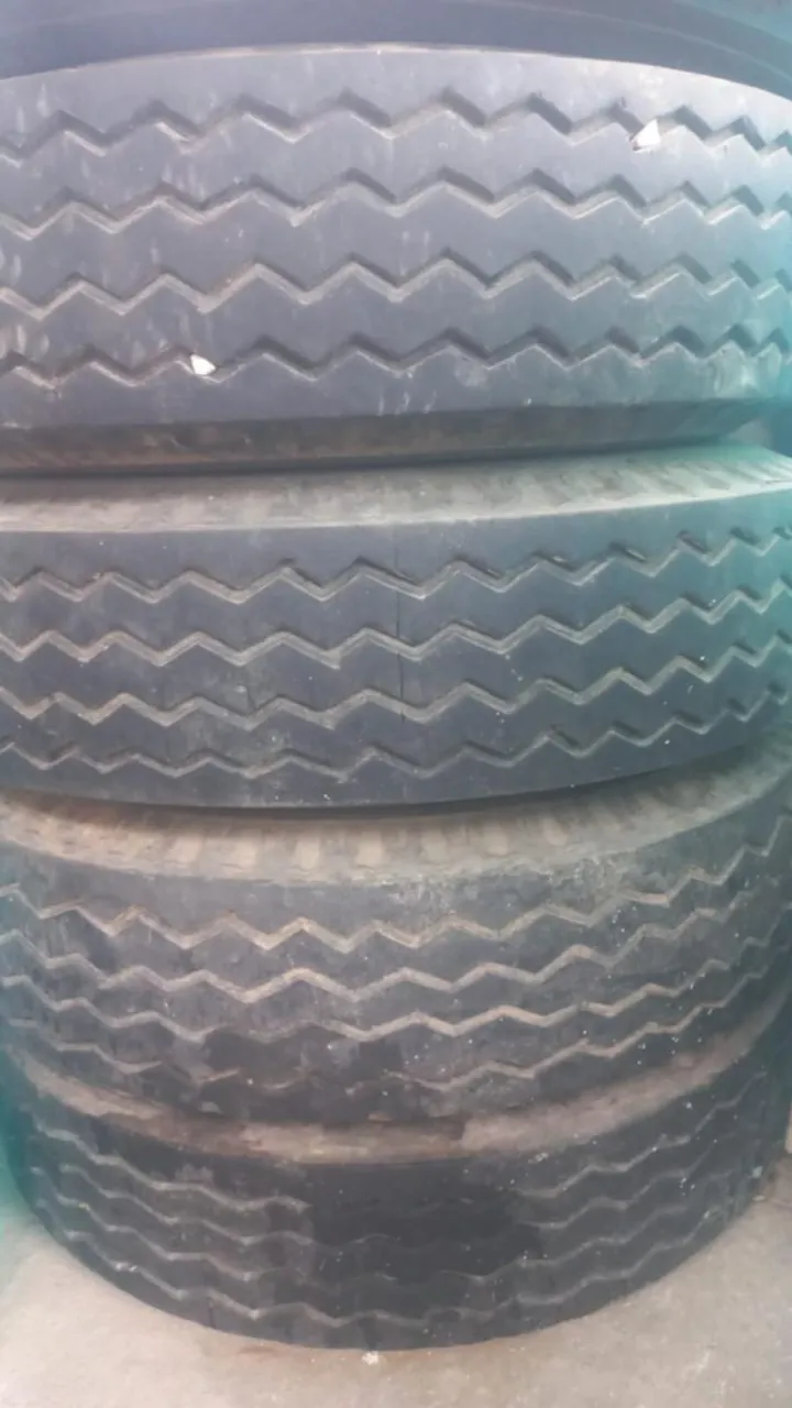 4 PNEUS PIRELLI P/ CAMINHÃO 608