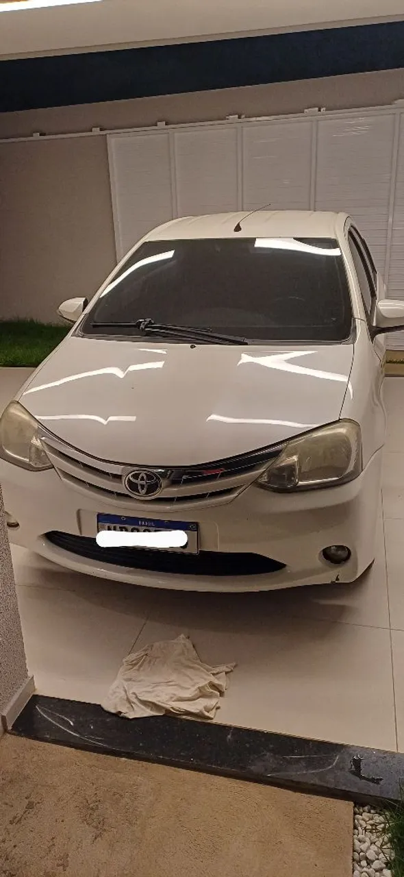 Vendo Toyota Etios. Para vender logo. 