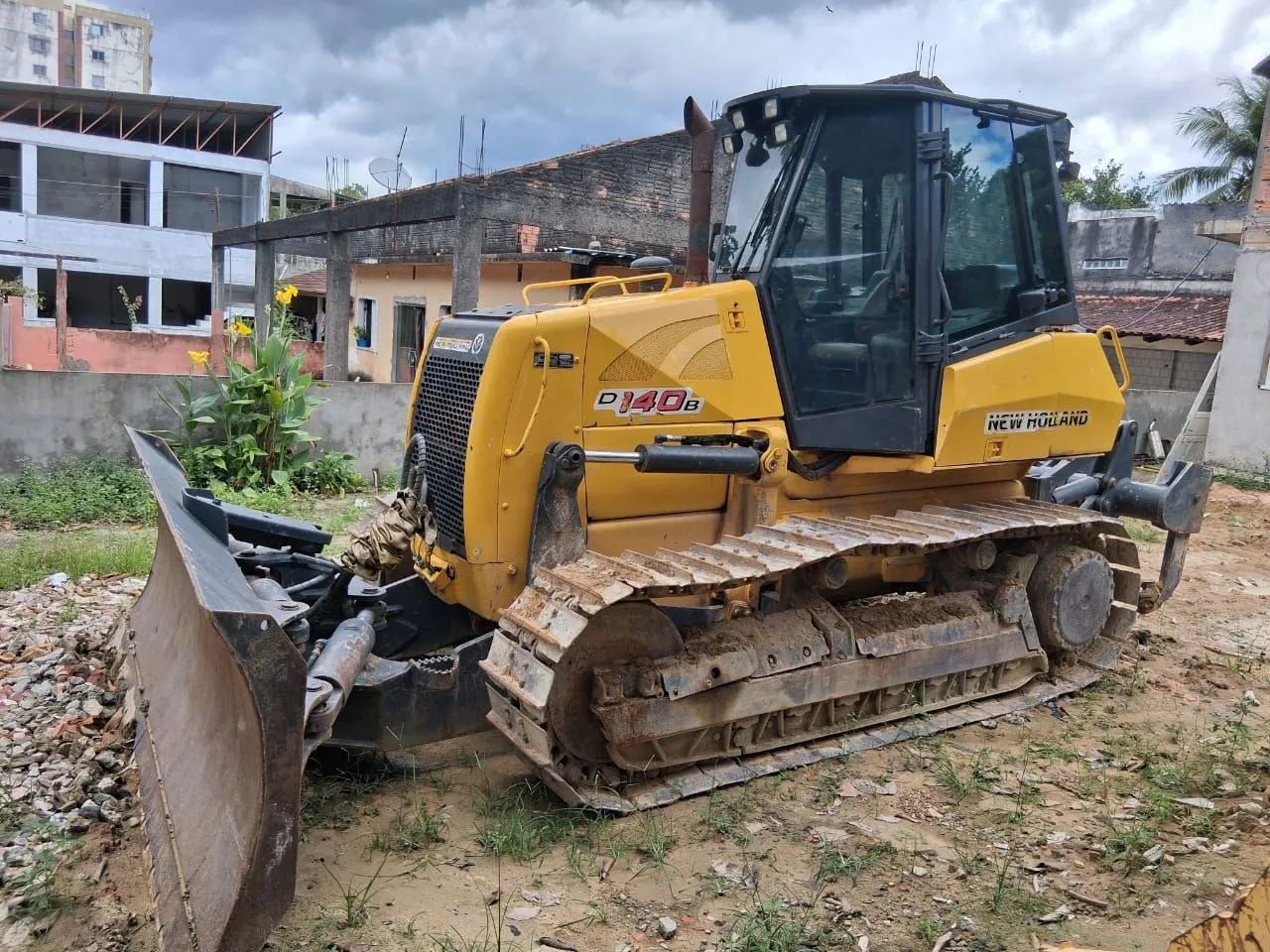 Trator de Esteira New Holland D140B  2015