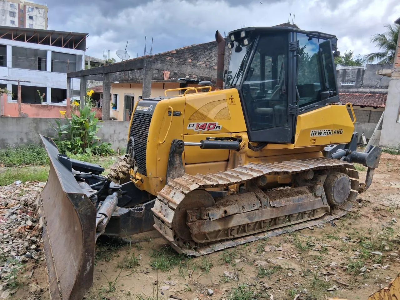 Trator de Esteira New Holland D140B 2015