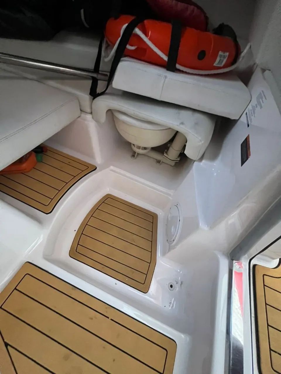 Lancha Focker 230 + motor 220hp - Foto 9