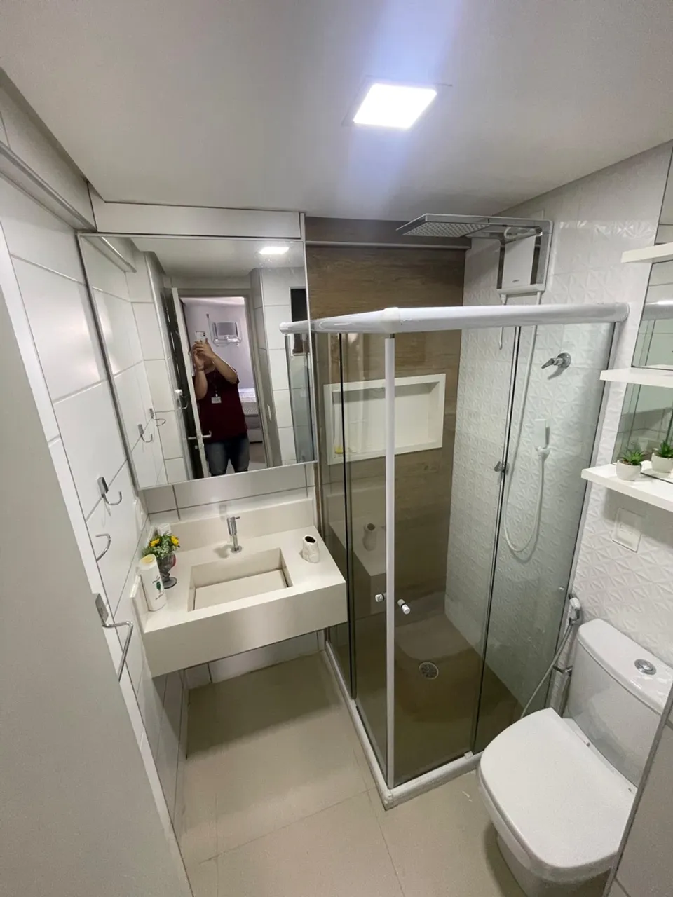 Alugo apartamento na ponta verde