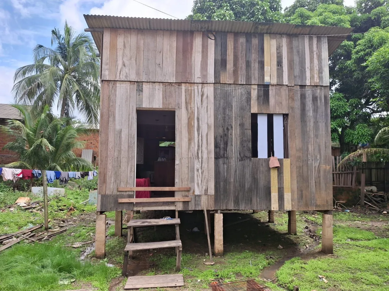 Vende se essa casa na sobral aceito proposta de troca em carro ou moto do meu interesse