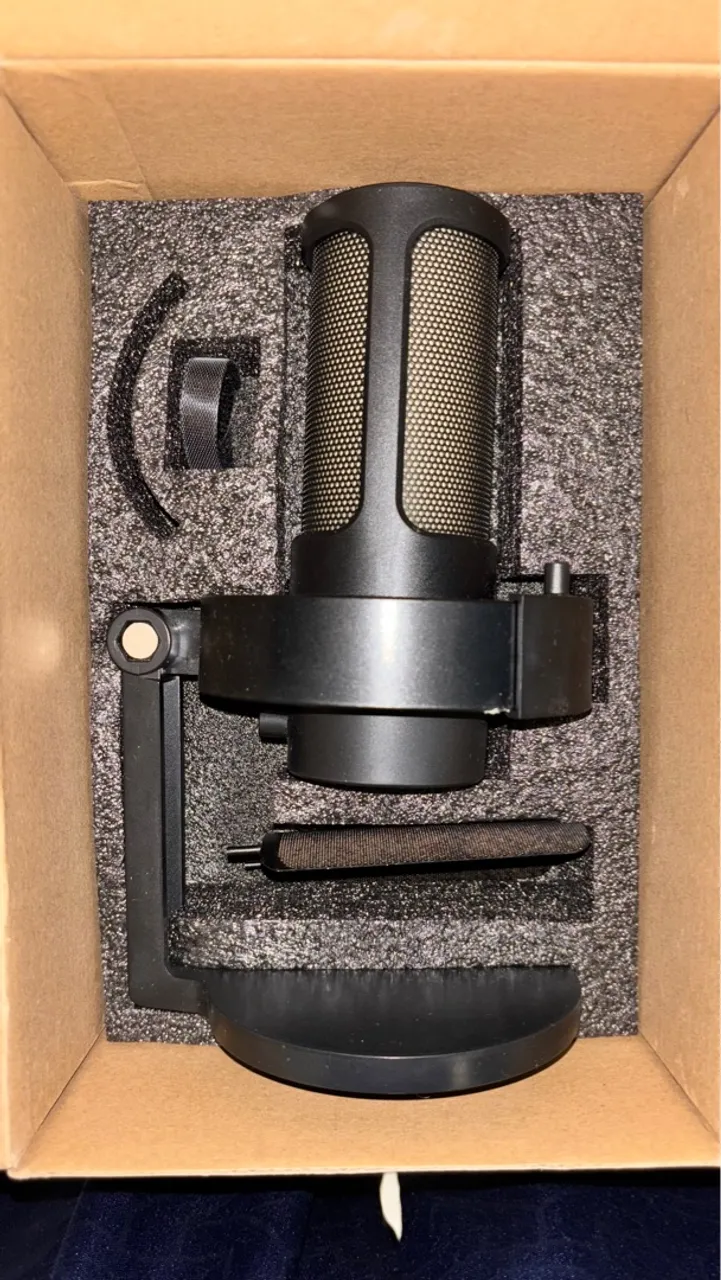 Microfone Fifine Ampligame A8
