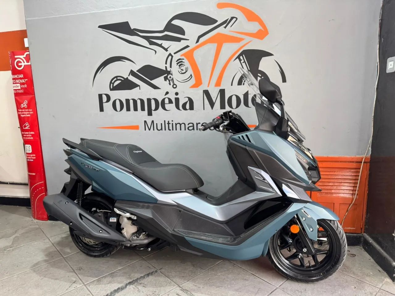 Dafra Cruisym 300 2025