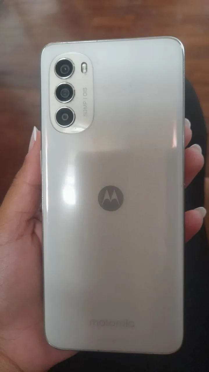 Celular motog82 semi novo
