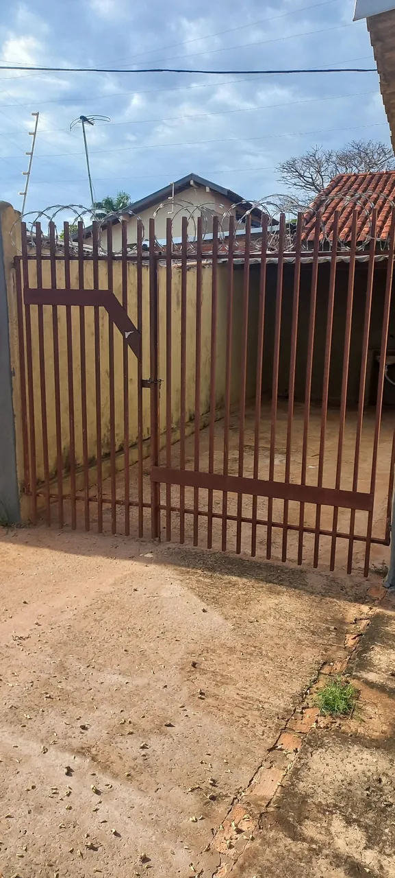 Aluga-se KitNet, Casa.