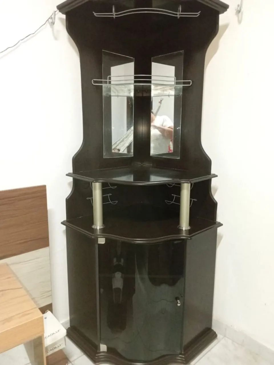 Armário tipo bar 