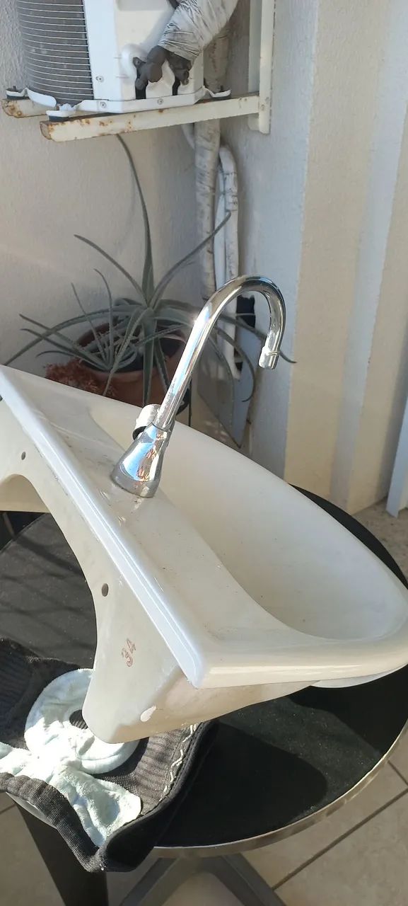 Pia e torneira ceramica branca - Foto 2