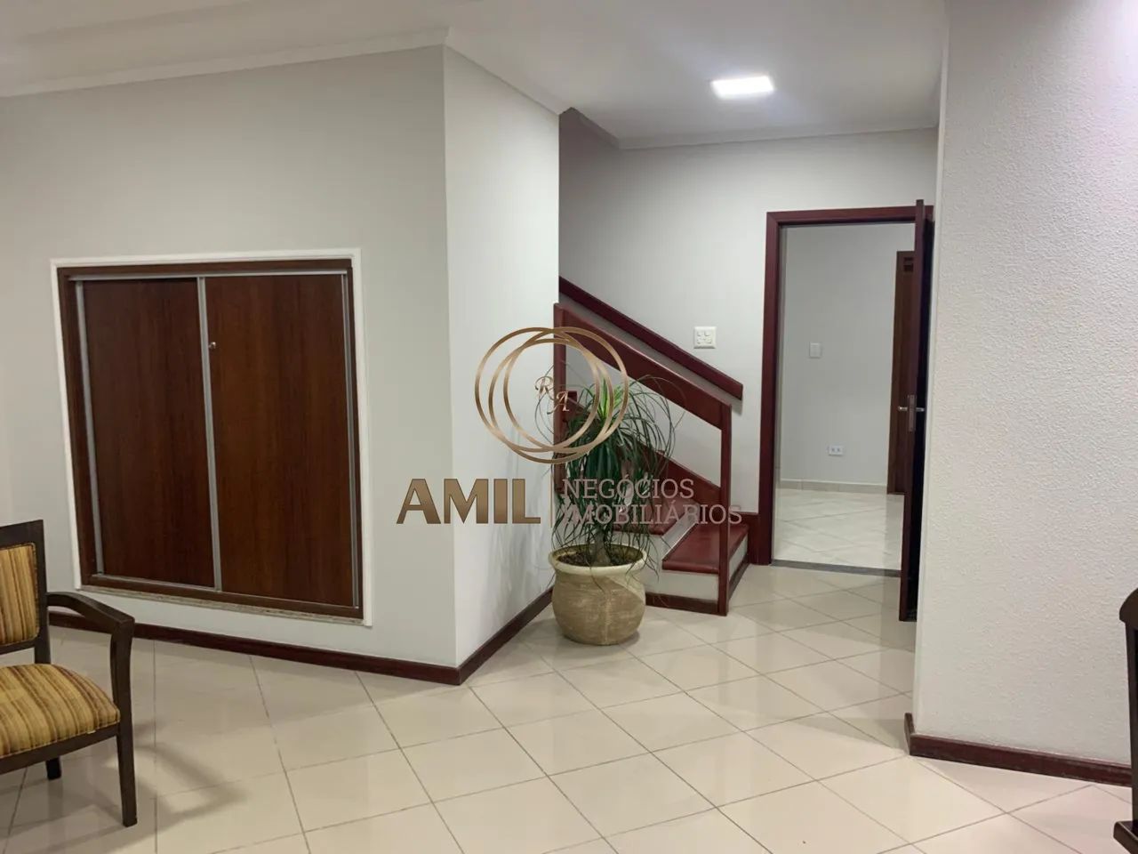 TT Aluga BELÍSSIMO Sobrado, 265 m², 4 Quartos, 1 Suíte, 3 Vagas, Quintal, Jardim América - - Foto 5