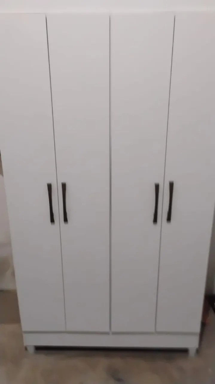 Guarda-Roupa Branco - 4 Portas
