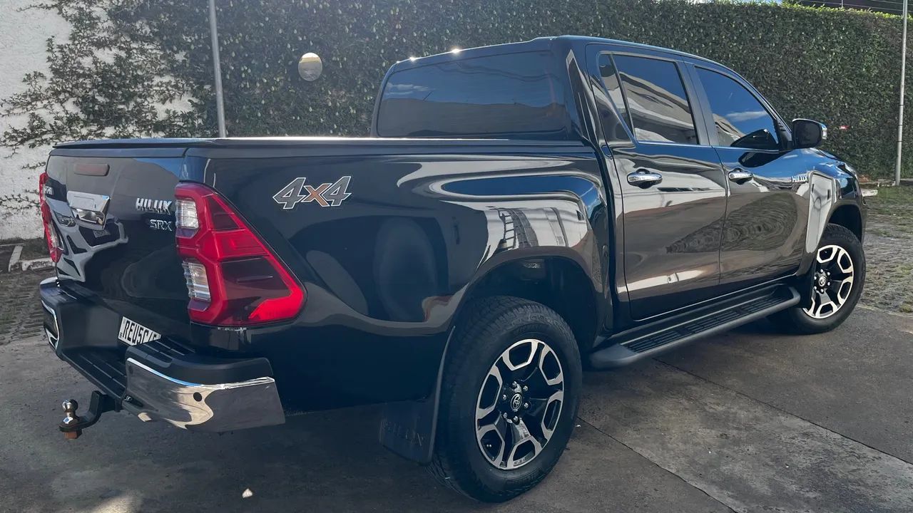Toyota Hilux SRX 2.8 TDI 4x4 diesel automática 2022 - Foto 5
