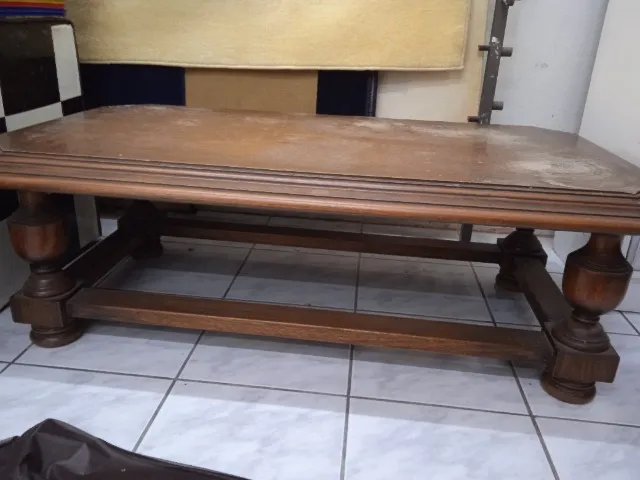 Mesa de centro com estilo clássico em cerejeira