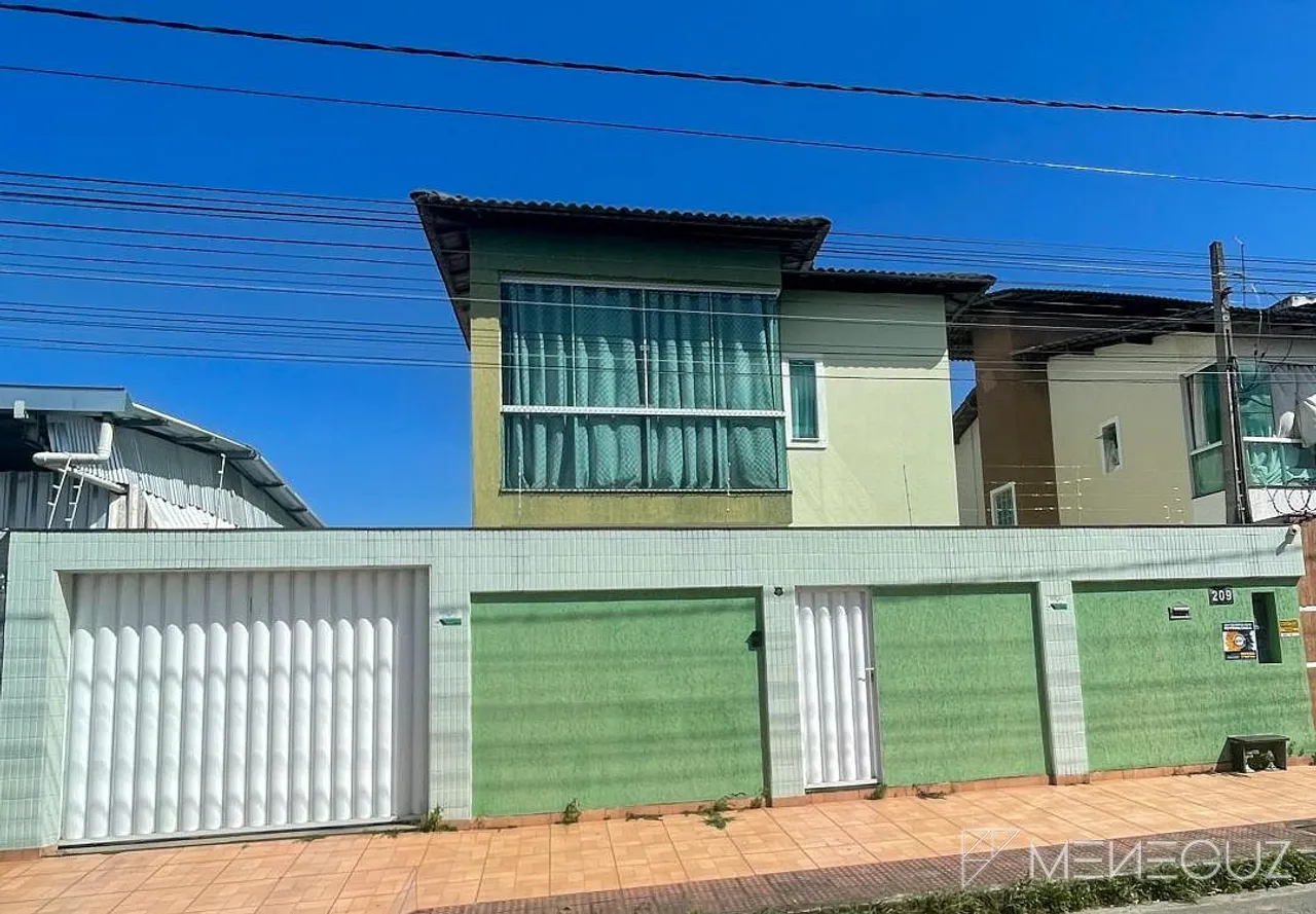 Buscando uma casa duplex de 4 quartos para comprar na Praia do Morro em Guarapari? Ref.:15