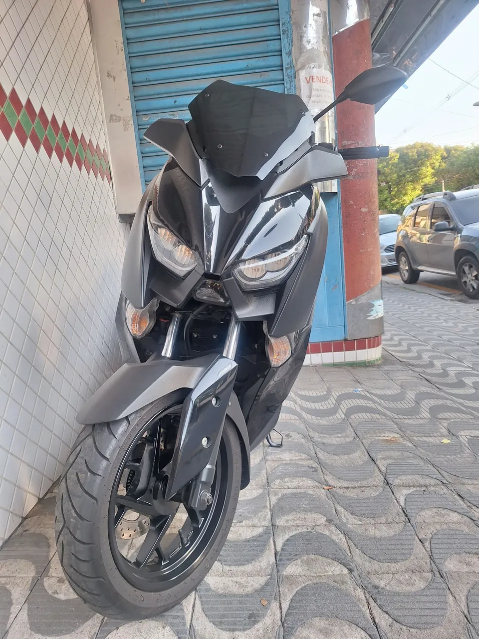 Xmax 2022 preta 11 mil km em perfeito estado. Sem detalhes. Top de linha. All black.