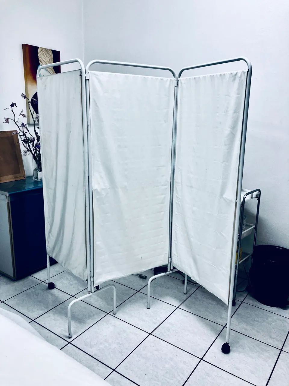 Biombo hospitalar triplo