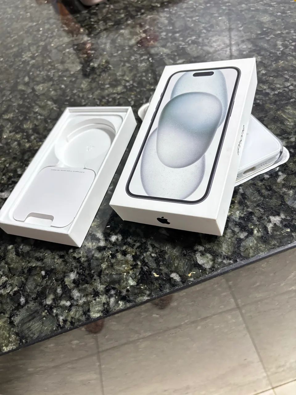 iPhone 15 black