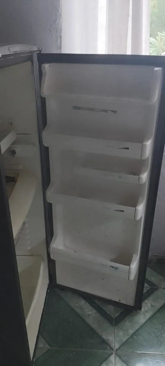 Geladeira usada funcionado perfetamente