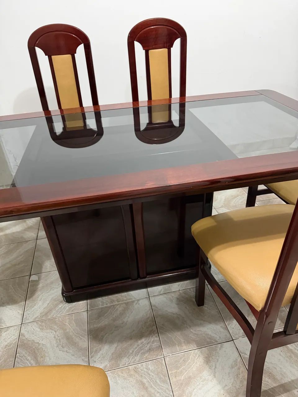 mesa de madeira 6 lugares com cadeiras  - Foto 5