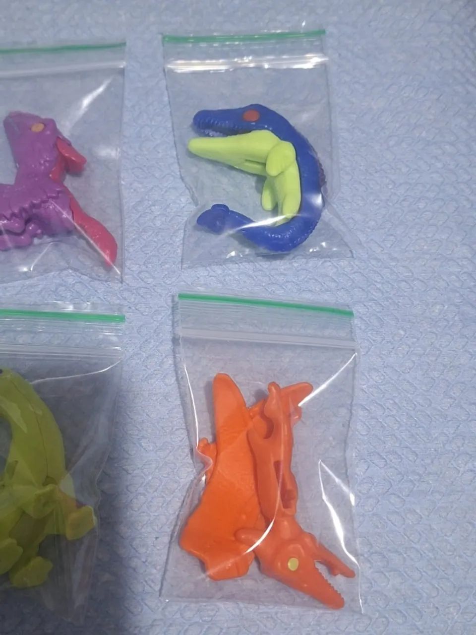 Jurassic world kinder joy 10 unidades - Foto 4