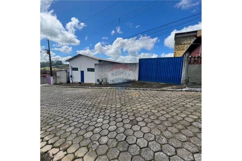 Galpão e terreno com ótimo preço, localizado em Doutor Sá Fortes com 400 m².