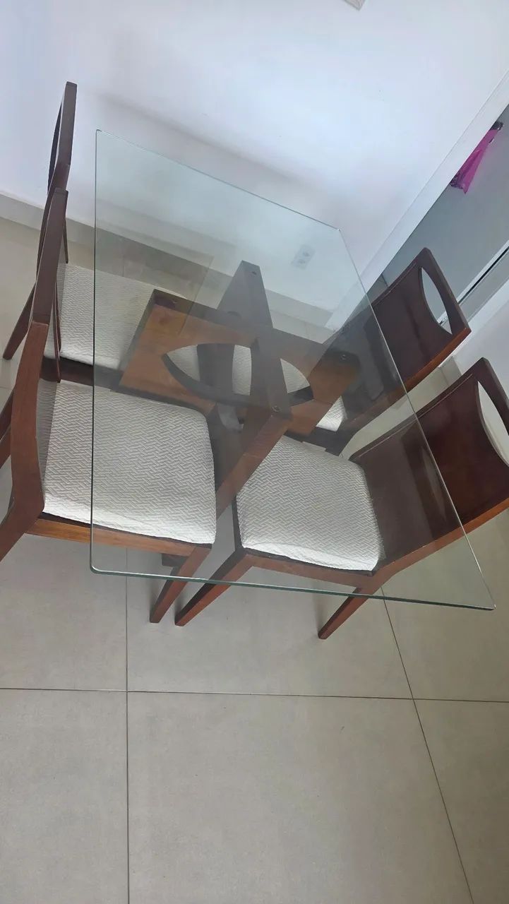 Mesa de vidro com 4 cadeiras  - Foto 4