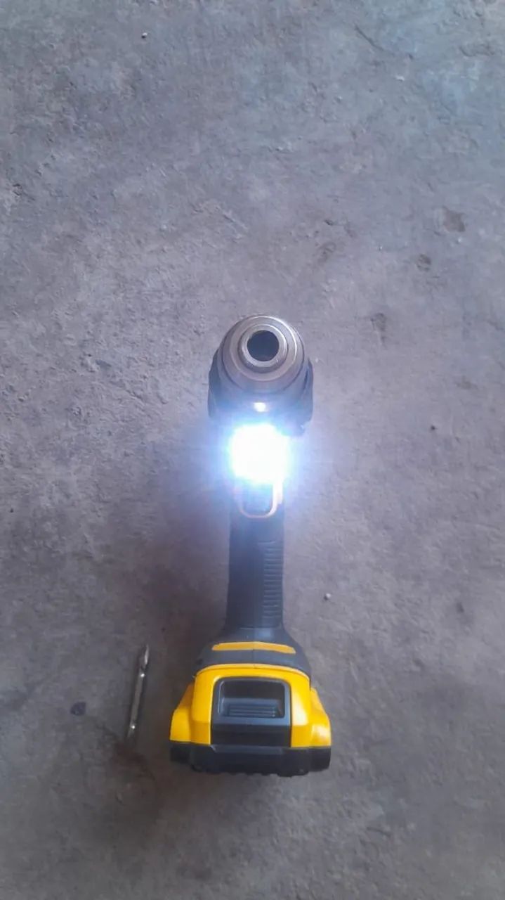 Furadeira com funcao martelete  e parafusadeira  - Foto 2