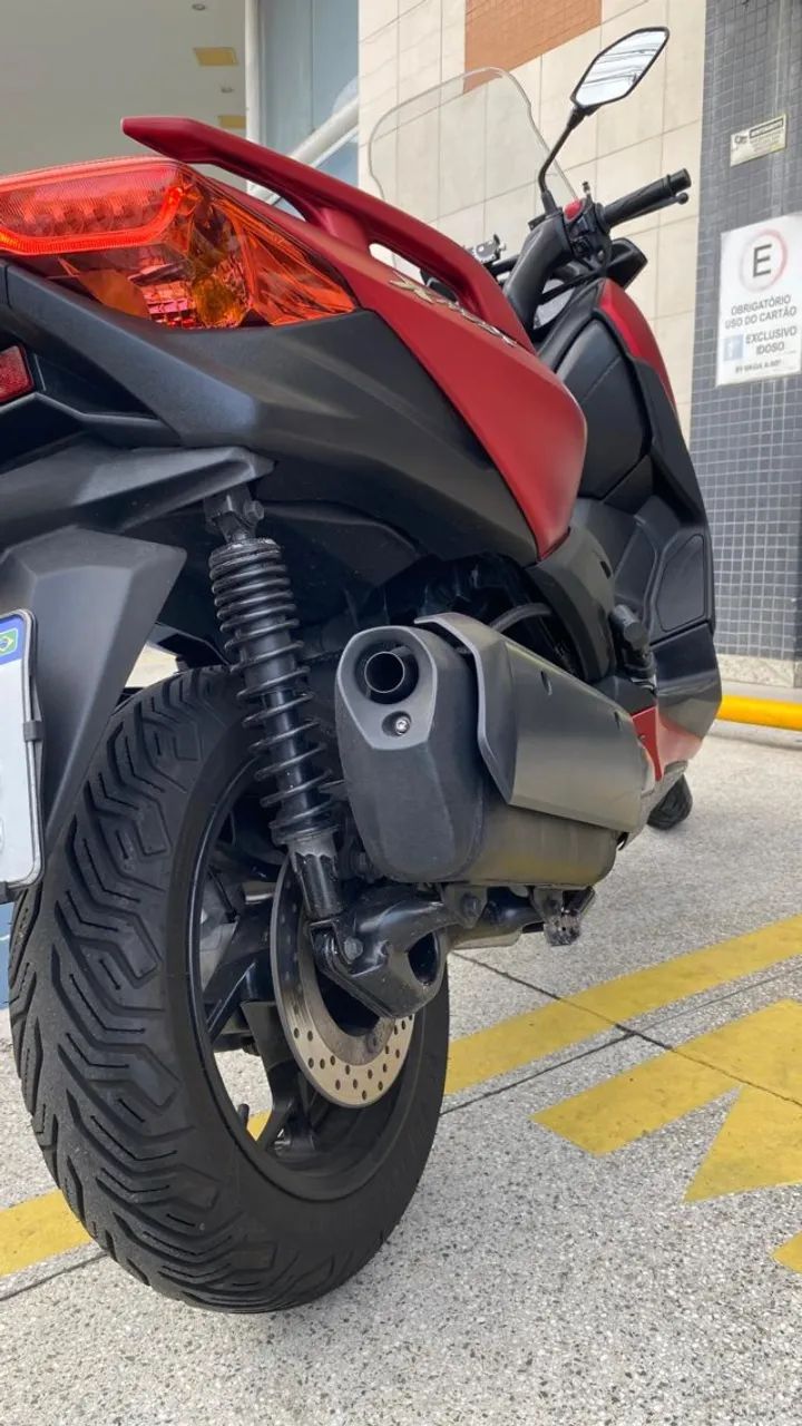 YAMAHA XMAX 250, 2021 MODELO 2022 - Foto 5
