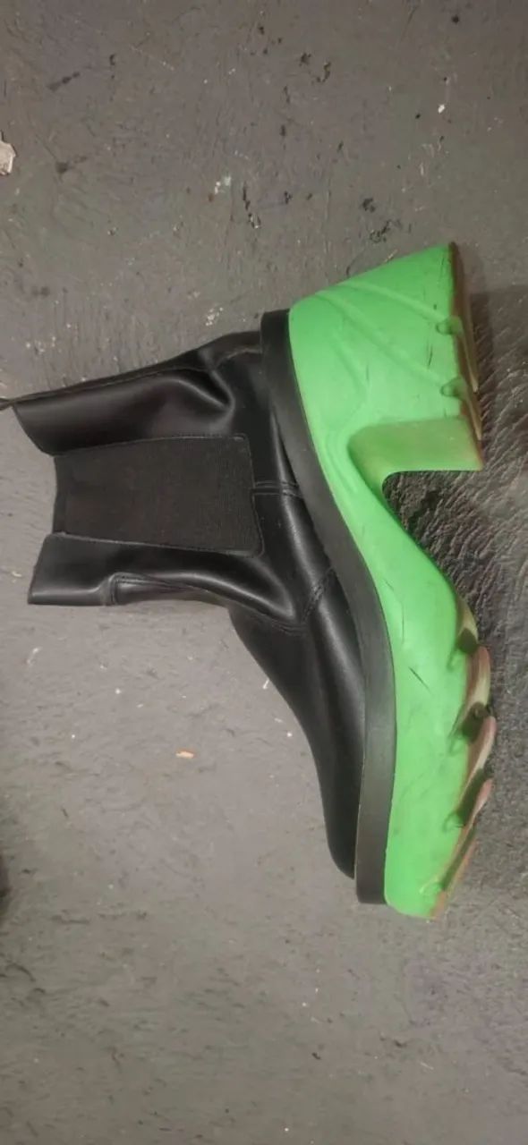 Bota preta e verde  - Foto 4