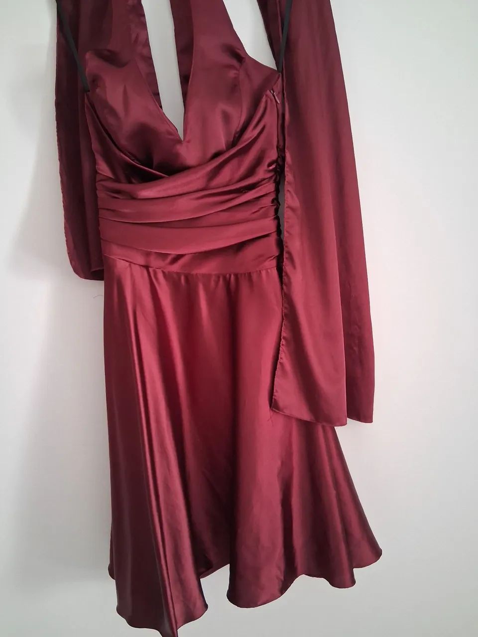 Vestido frente única com bojo