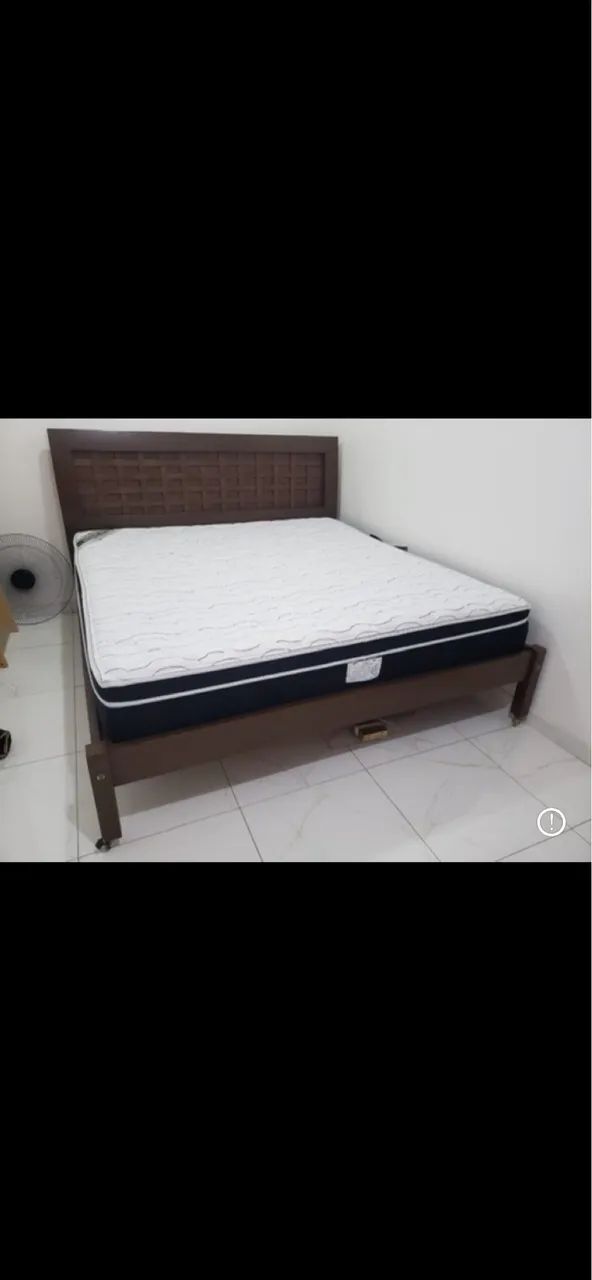Cama de madeira Maciça com cabeceira King Size 