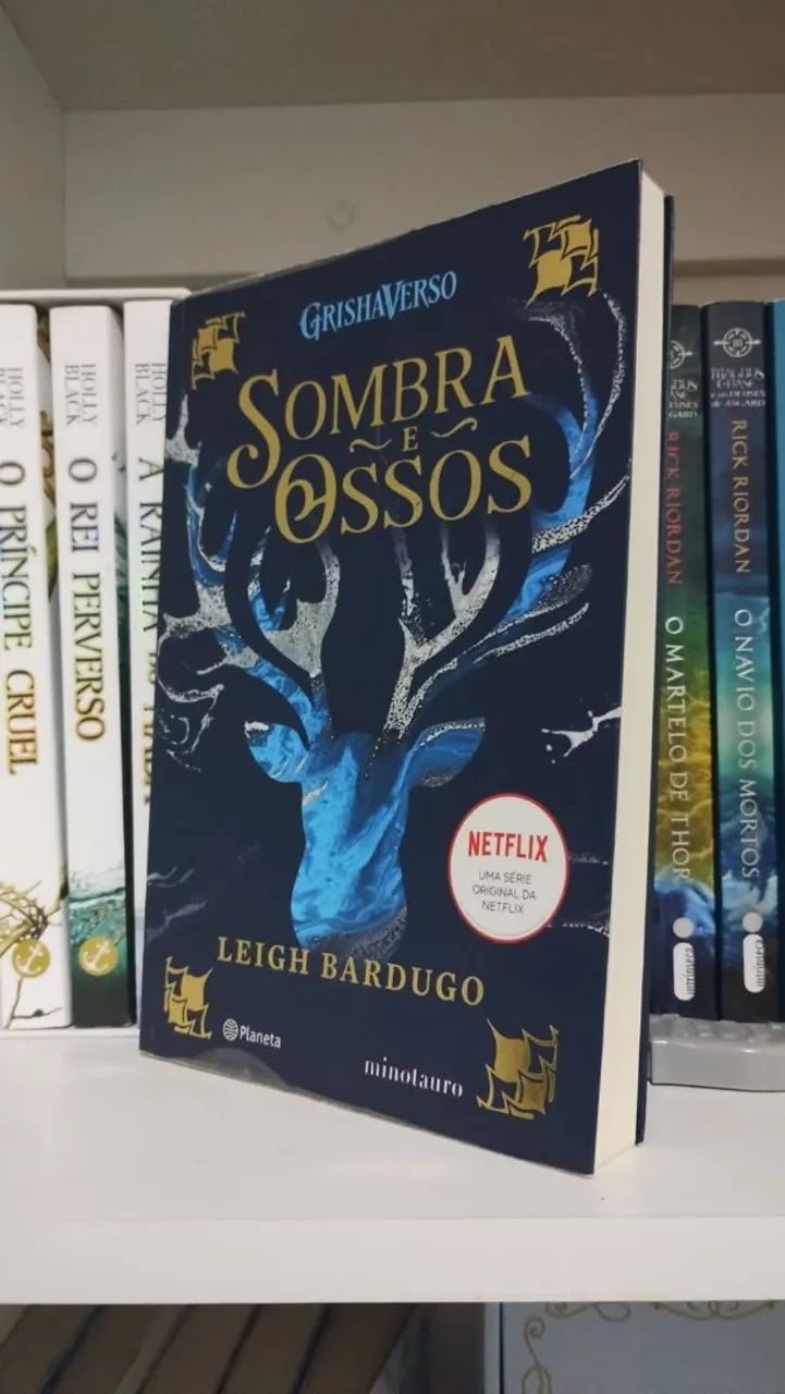 Livro - Sombra e ossos  - Foto 2