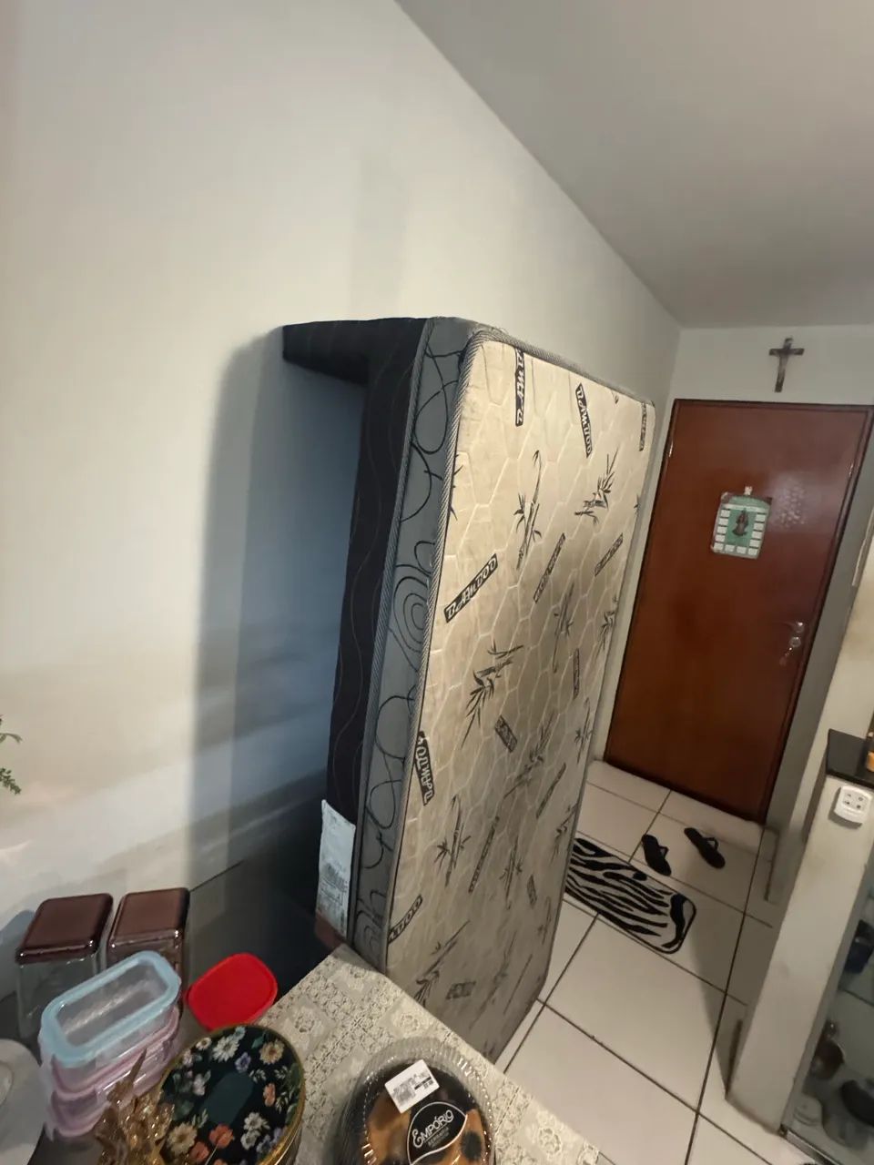 Cama solteirão seminova 