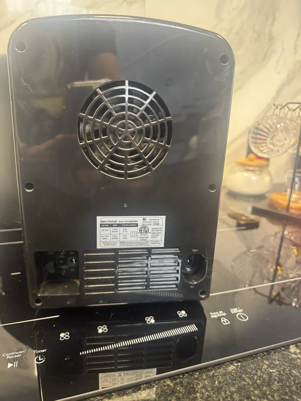 Vendo mini geladeira pouquíssimo uso - Foto 3