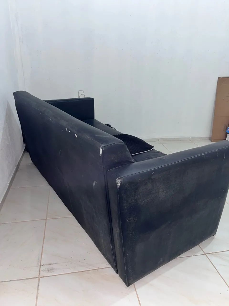 Sofá preto de couro - Foto 4