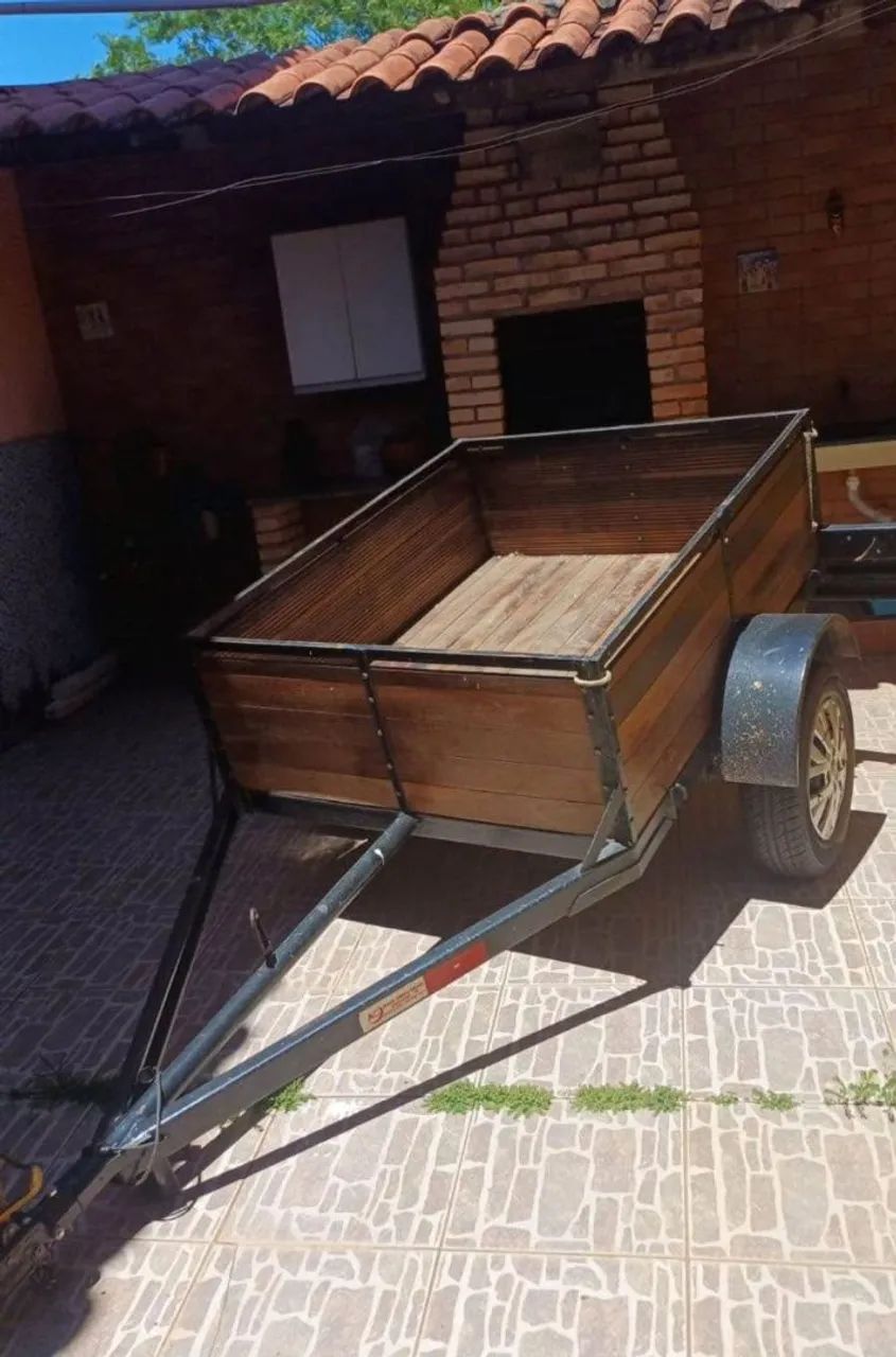 Vendo carrteinha reboque semi nova, emplacada, somente venda - Foto 5
