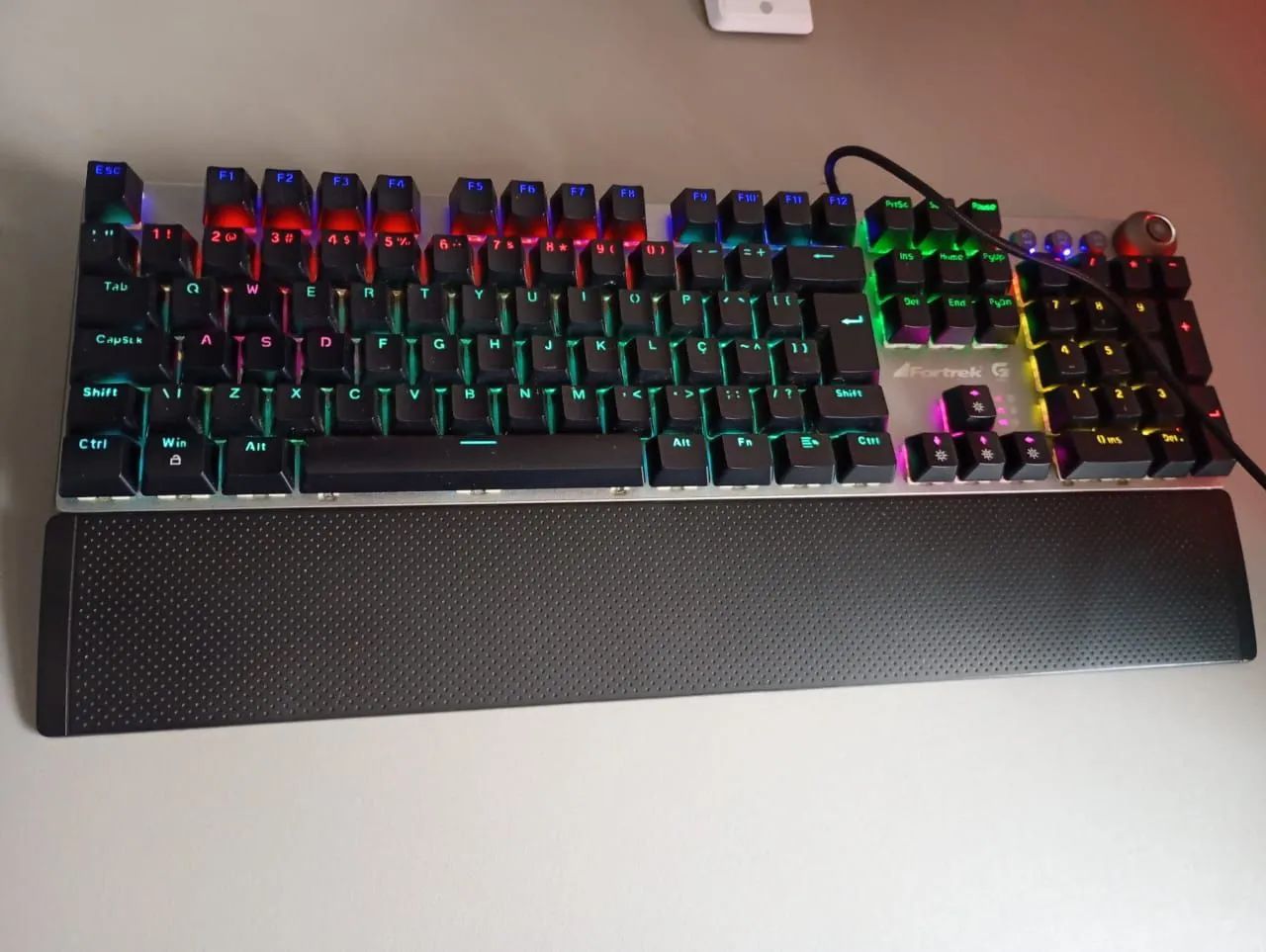 Teclado mecânico gamer + Mousepad 