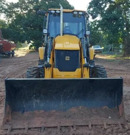 Retroescavadeira JCB 2016